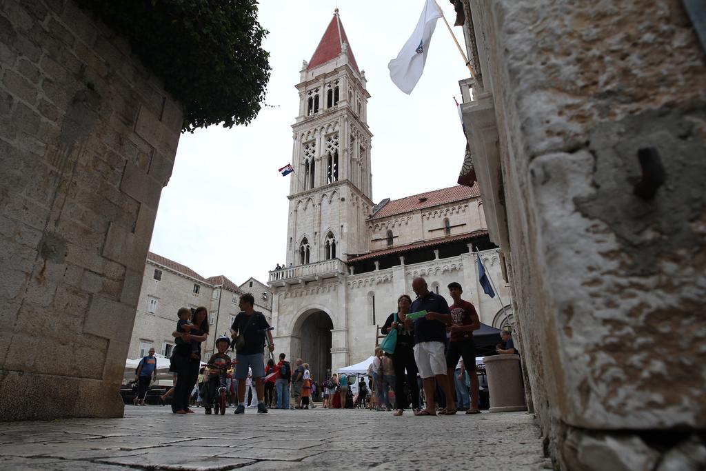 Apartments Toni Trogir Exterior foto